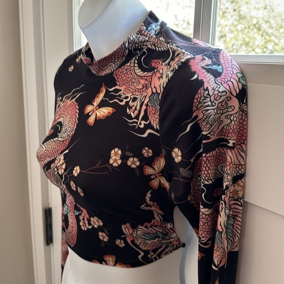 G Mini U.S.A  Long Sleeve Dragon Butterfly Crop Top - Picture 6 of 13